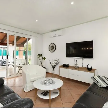 Petra Palace Vikendica *