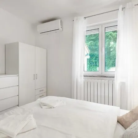 Petra Palace 펜션 로비니스코 셀로