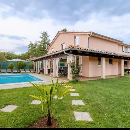 Petra Palace Rovinjsko Selo