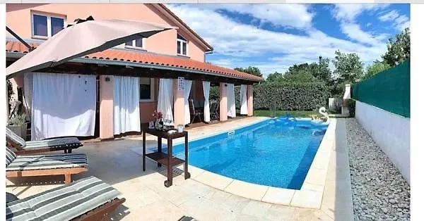 Vakantiehuis Petra Palace Rovinjsko Selo