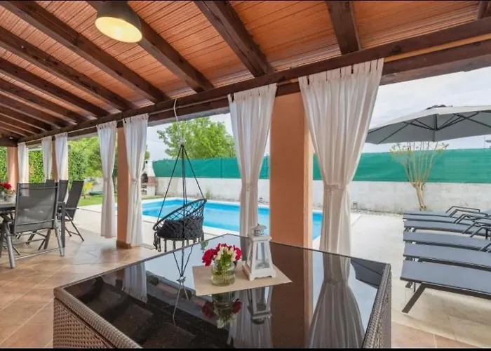 Vakantiehuis Petra Palace Rovinjsko Selo